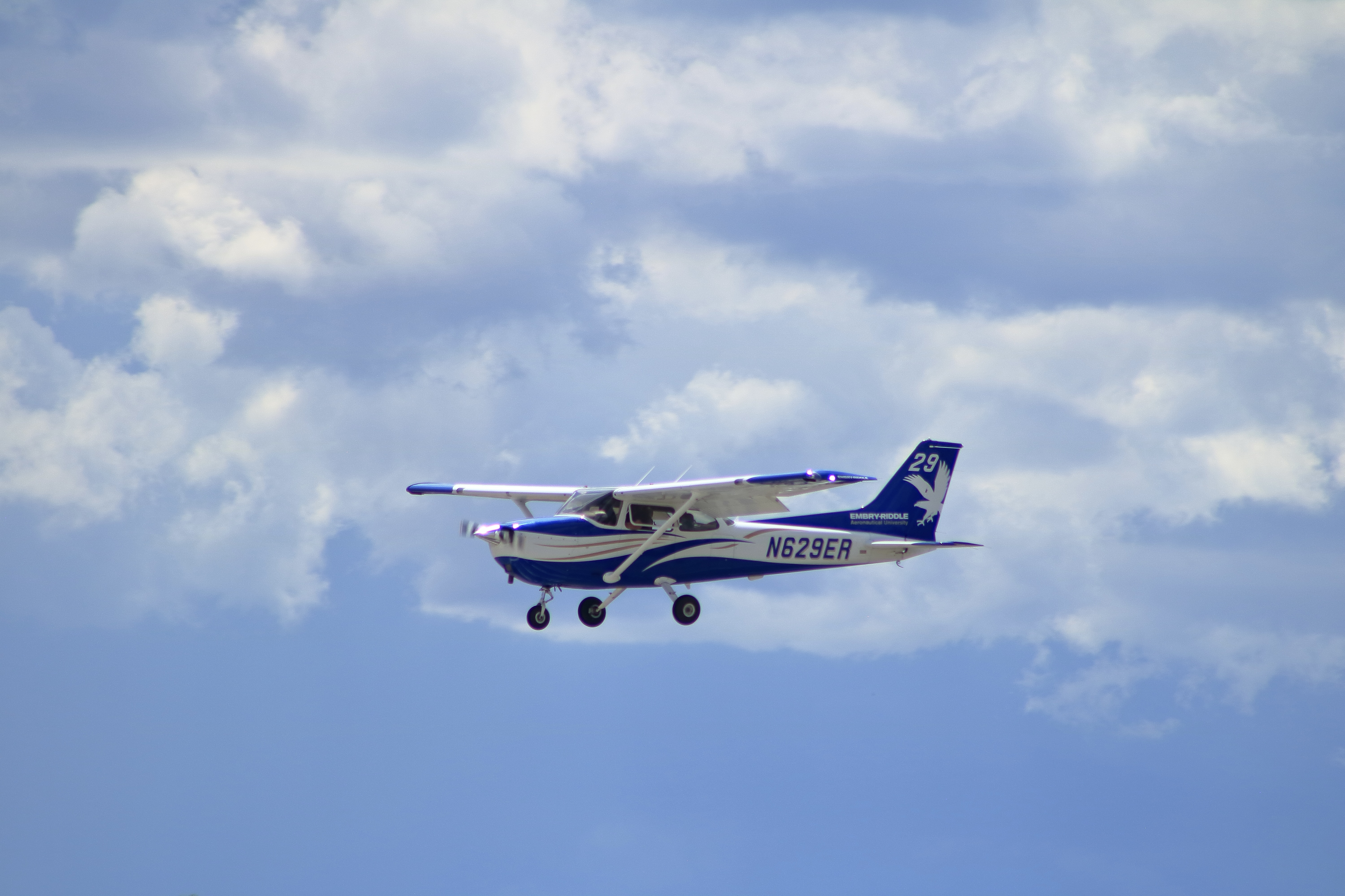 Picture of aircraft in the sky